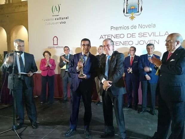 Francisco Robles - Premio de Novela Ateneo de Sevilla